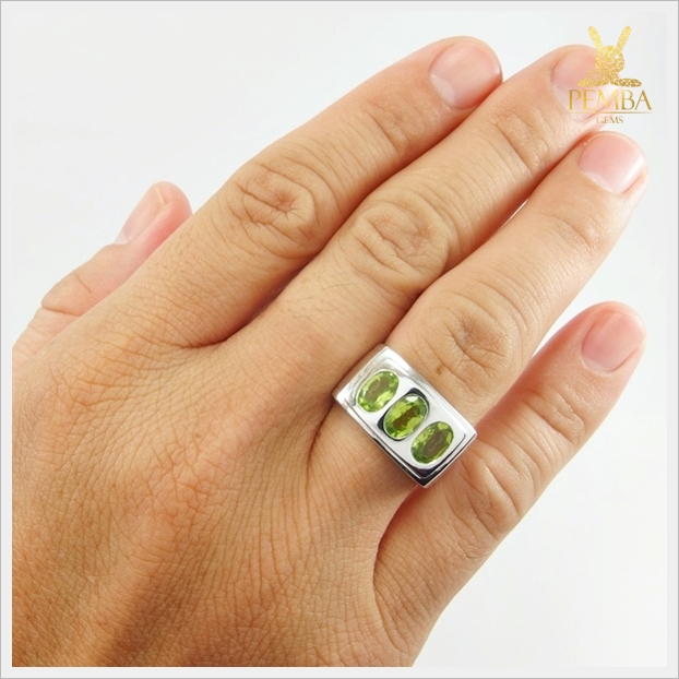 แหวนเพริดอตแท้ สีเขียวอ่อน เงินแท้925 ชุบทองคำขาว แหวนพลอยแท้