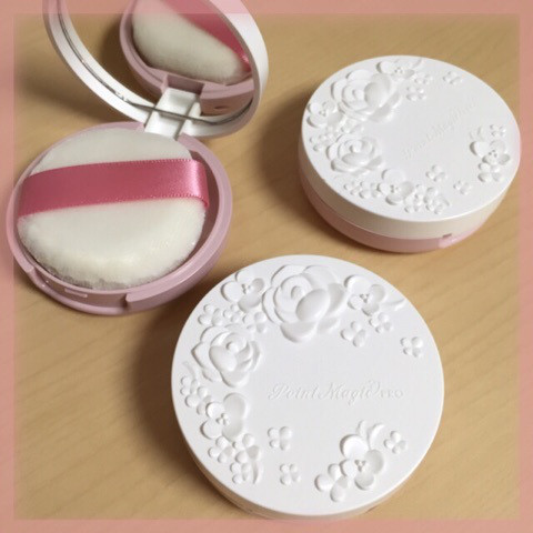 (#01 Bright Beige) Point Magic Pro Pressed Powder SPF50+ PA++++ แป้งปิดจุดบกพร่องที่การันตีด้วยรางวัลที่ 1 Cosme Japan 2011 แป้งที่สาวๆญี่ปุ่นบอกว่าปกปิดรูขุมขุนและรอยใต้ตาและรอยต่างๆได้เนียนกริบ สวยติดทนนาน เนียนใสทั้งวัน พร้อมกันแดดอย่างเต็มประสิทธิภาพ