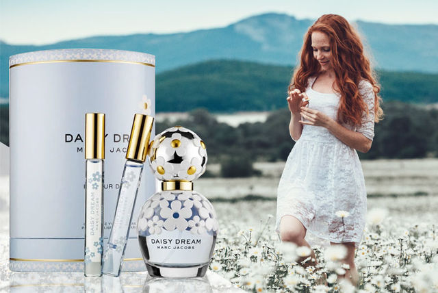 (Tester) Marc Jacobs Daisy Dream EDT 4mL น้ำหอมจากมาร์กจาคอป กลิ่นอะโรม่าจากผลไม้ ช่วยให้ความรู้สึกสดชื่น ผ่อนคลายดั่งอยู่ในความฝันอันหอมหวาน