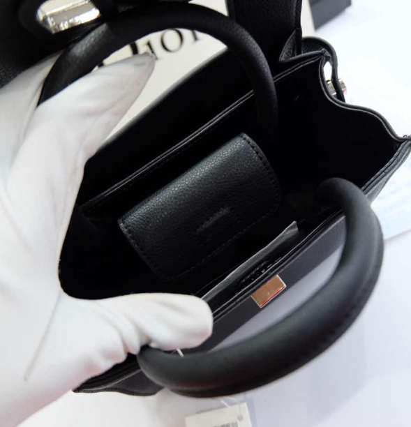 กระเป๋า dio ever bag calf skin sping 2016 8 นิ้ว สีดำ