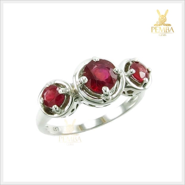 แหวนทับทิมแท้ สีแดงเข้มสวยงาม เงินแท้925 ชุบทองคำขาว แหวนพลอยแท้