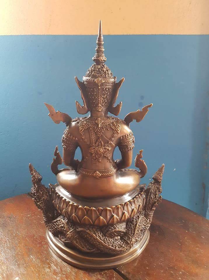 รูปหล่อ พระพุทธรูป ปางจักรพรรดิ นั่งประทับราหูและพญานาค เนื้อโลหะทองเหลือง