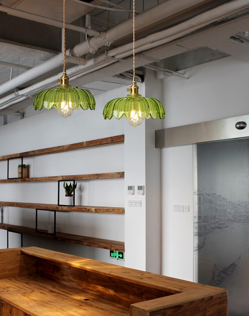 โคมไฟแขวนเพดานสไตล์วินเทจแก้วสีเขียวอ่อน [SD6163]