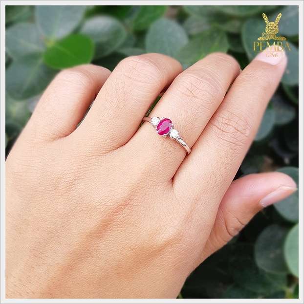 แหวนทับทิมแท้ สีแดงเข้ม ชุบทองคำขาว สวยเก๋ น่ารักๆ แหวนพลอยแท้