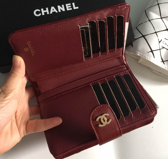 กระเป๋าสตางค์ cn caviar wallet red burgandy สีแดงเบอร์กันดี้ ใบสั้น งานดีสุด หนังอิมพอร์ทยุโรป