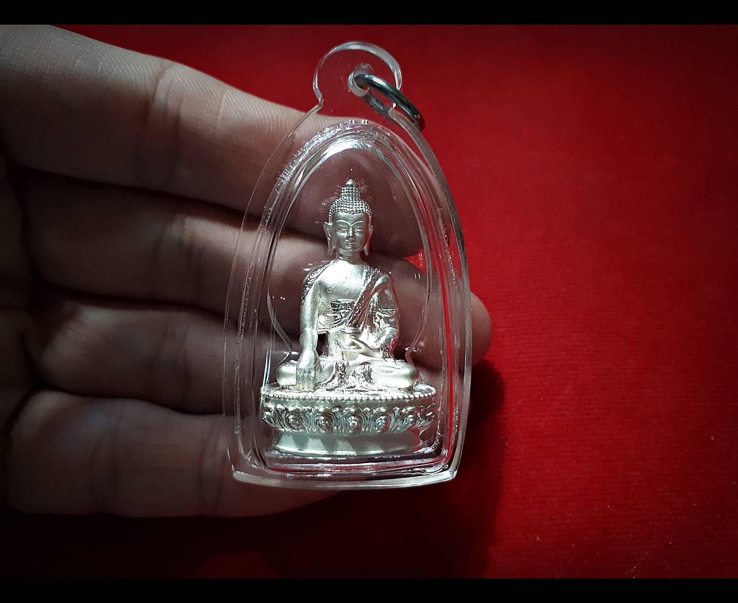 พระกริ่ง (ปลดหนี้2แผ่นดิน ไทยเนปาล) (รุ่นฝืนกฏแห่งกรรม) เนื้อเงินแท้ (เนื้อเงินรุ่นนี้ ผสมใส่ตะกรุดมหาสะท้อน30ดอก) ปี2558 #รับประกันแท้ - หลวงพ่อเล็ก วัดท่าขนุน