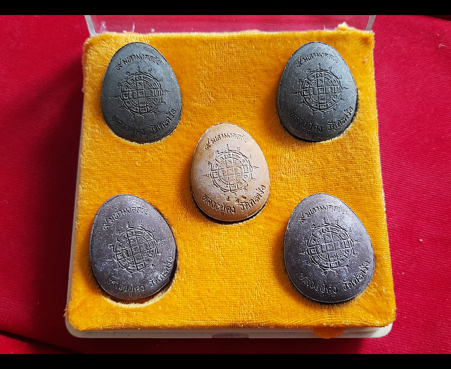 พระปิดตา จัมโบ้ ชุดพิเศษ5องค์ #ตะกรุดทองคำแท้ #ตะกรุดเงินแท้ (โรยมวลสารผงเก่าบางขุนพรหม โรงผงเก่าหลวงปู่โต๊ะ วัดพระดูฉิมพลี) ปี2540 #รับประกันแท้ - ทันยุคปลุกเสกโดย หลวงปู่คง หลวงพ่อคูณ หลวงปู่แสง หลวงปู่ทอง หลวงพ่อพูล หลวงปู่ทิม หลวงปู่จอย หลวงพ่อรวย หลว