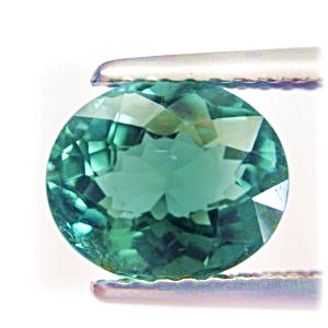 Natural Tourmaline พลอยทัวมาลีน รูปไข่ หนัก 2.06 กะรัต สีเขียวสวย สีหวาน ความสะอาดมองตาเปล่าสะอาด 99% ไฟดี เจียระไนสวย รูปร่างสวย