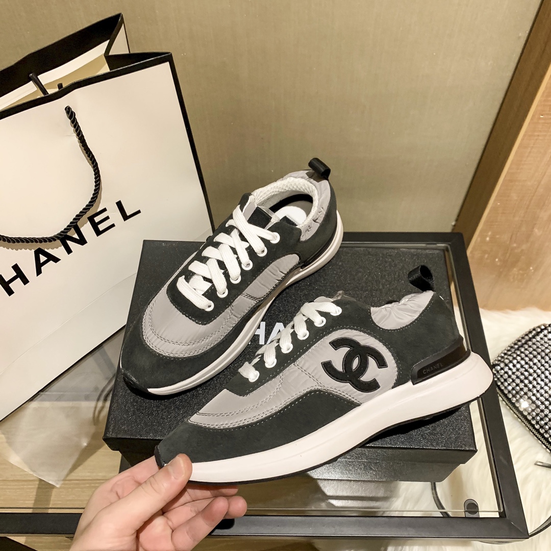 รองเท้า cn sneakers รุ่นใหม่ สอบถามไซส์ได้ค่ะสต็อคของเปลี่ยนตลอด