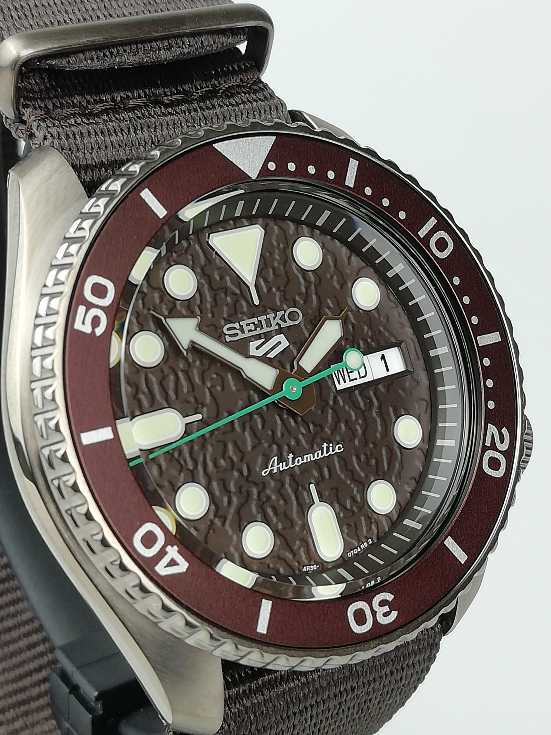 Karnvera Shop นาฬิกาข้อมือผู้ชาย Seiko 5 Sport Automatic รุ่น SRPD85K1