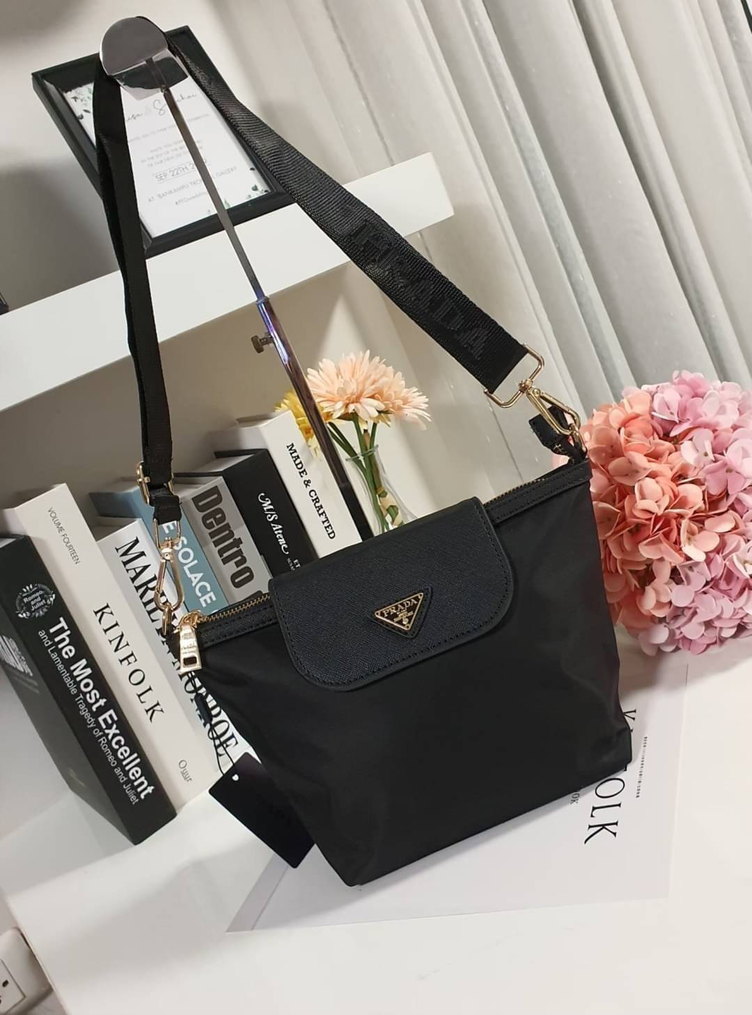 กระเป๋าผ้าไนล่อน MINI LONGCHAMP STYLE รุ่น LIMITED EDITION จากแบรนด์ PRADA (แอดไลน์ก่อนสั่งซื้อ)