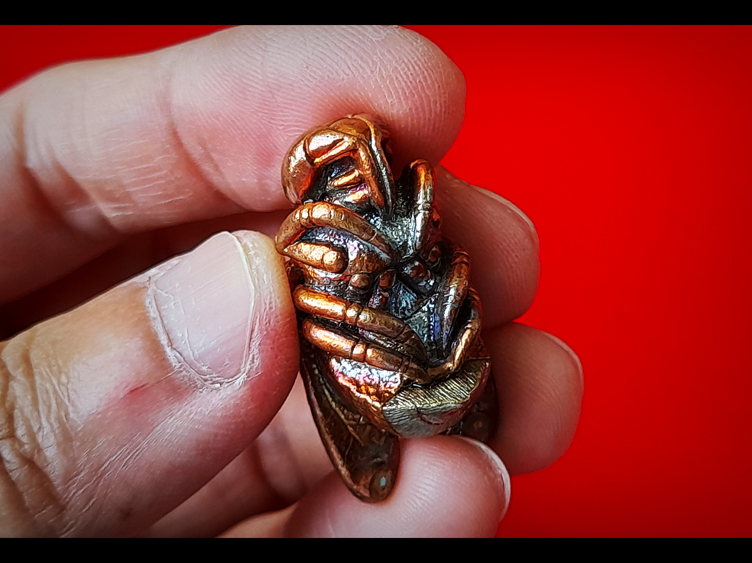 พญาแมลงภู่คำ กายสิทธิ์(สีเหลือบรุ้ง) เนื้อโลหะธาตุกายสิทธิ์ เหล็กไหลสุริยันราชา ผสมชนวนเนื้อเงินมหาสะท้อน ก้นบรรจุปรอทตามตำรา ปี2564 (ปลุกเสก16พิธี มหาโสฬสมหามงคล) #รับประกันแท้