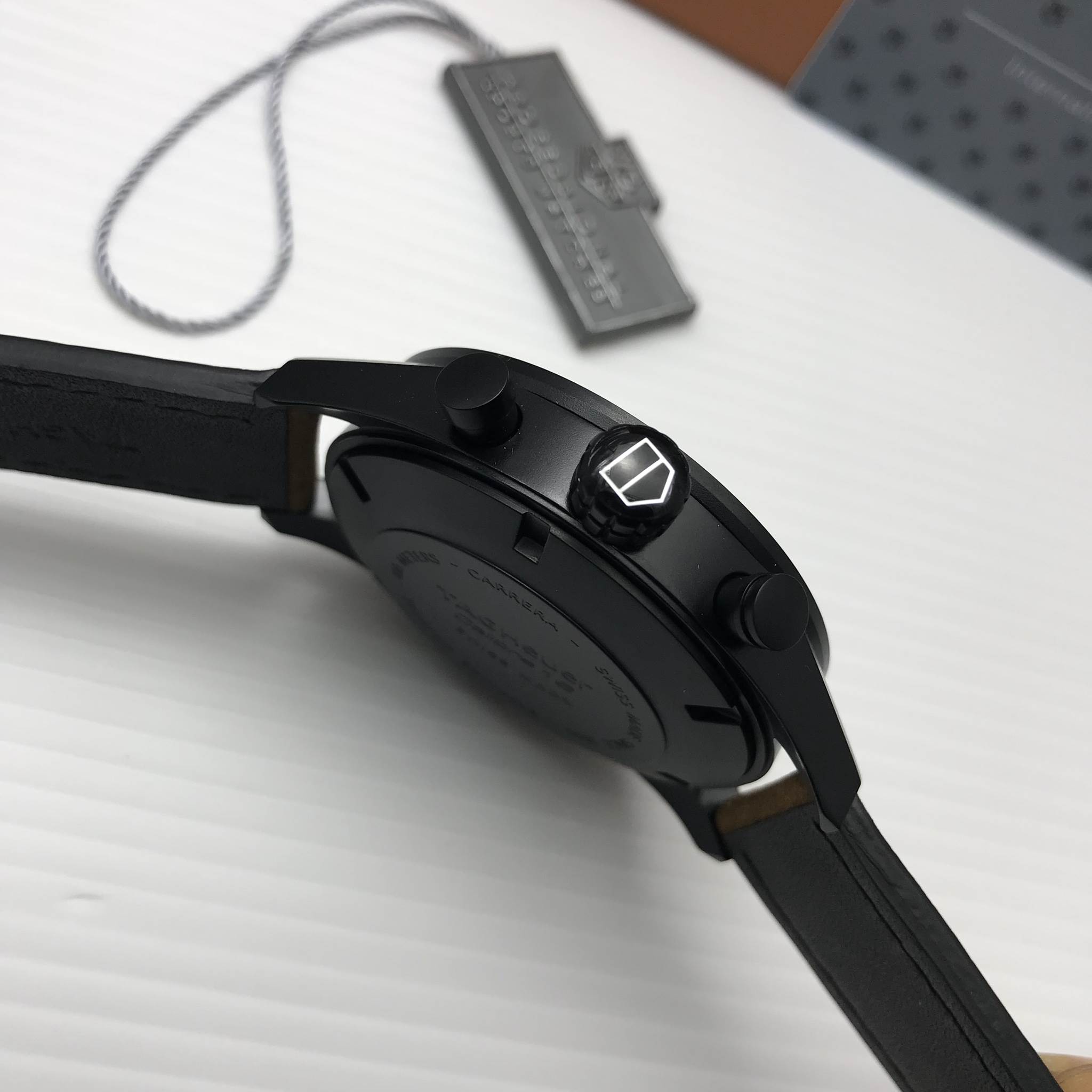 นาฬิกา Tag Heuer Carrera Calibre 16 Day - Date Chronograph Black Titanium - Automatic สายหนังหน้าดำเข็มขาว