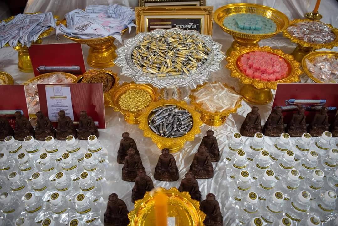 ลูกอมหนุนดวง เนื้อผงพุทธคุณ ตอกโค็ด8