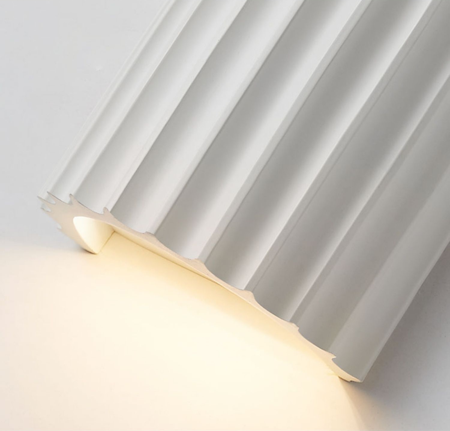 โคมไฟติดผนังภายในทรงโค้งผิวลายลอนเส้นตรงแนวตั้งสไตล์นอร์ดิก [BD-033]