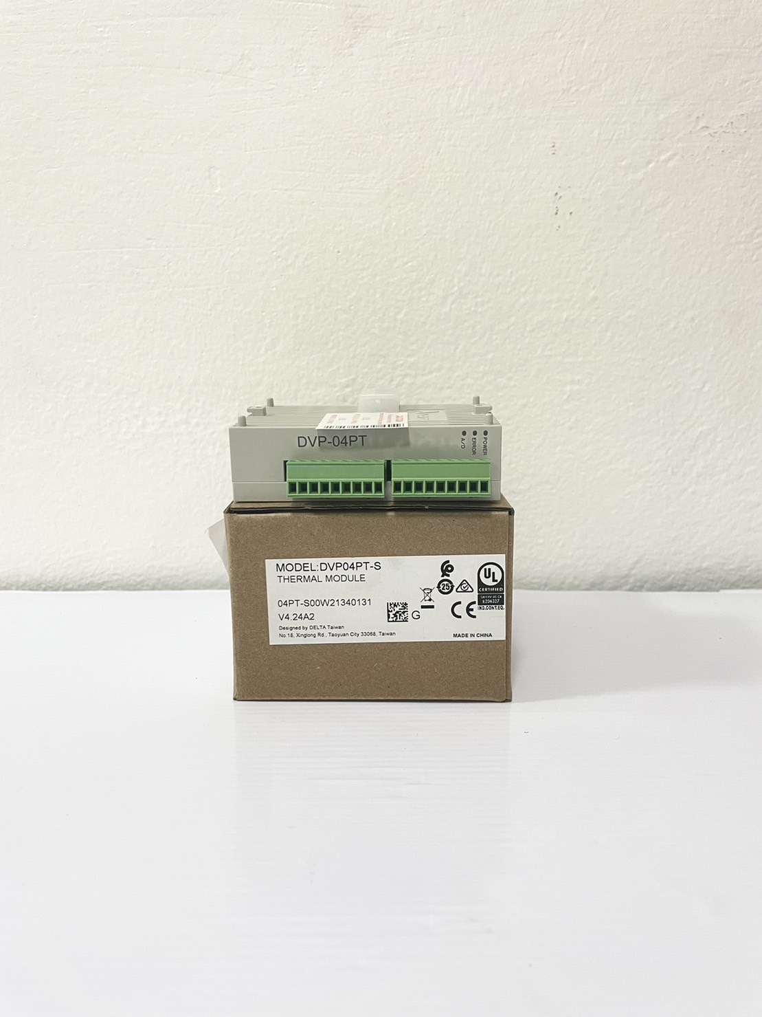 Delta Temperature Module Model:DVP04PT-S