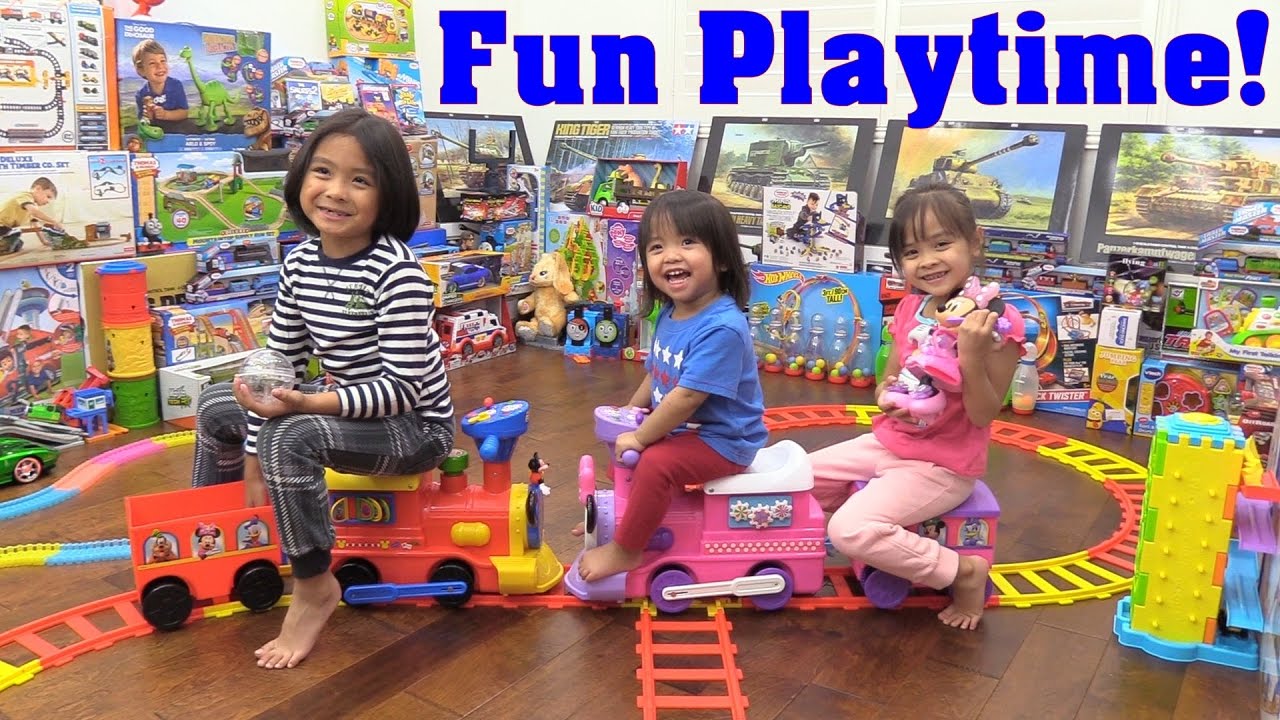 รถไฟแบตเตอรี่พร้อมรางแสนสนุก Kiddieland Motorized Choo Choo Train with Tracks (Minnie Mouse)