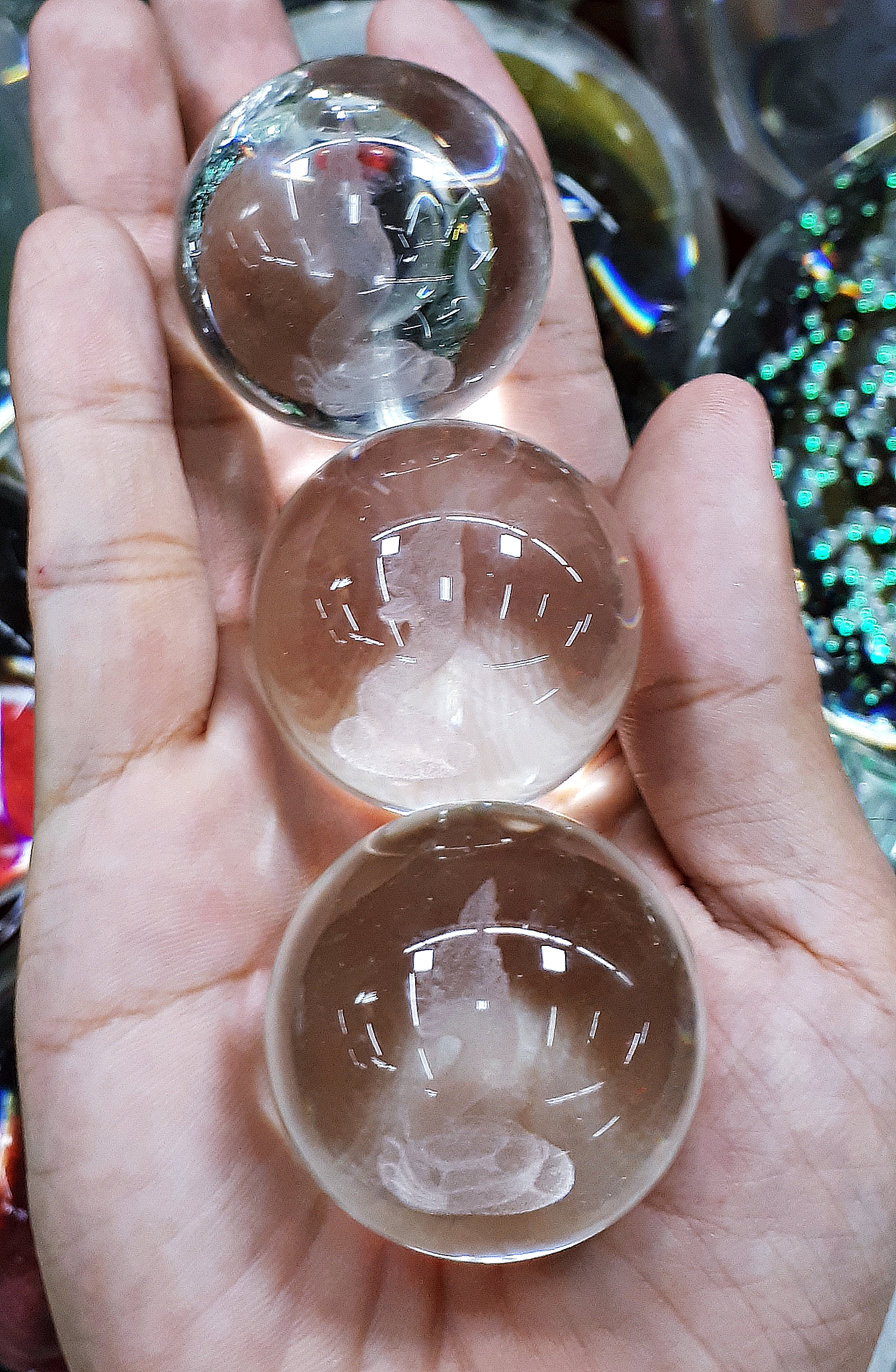 ลูกแก้วลาย พญานาค (ขนาด4ซม) พร้อมฐานคริสตัลกลีบดอกบัวแก้วสีเขียว (ขายปลีก ขายส่ง)