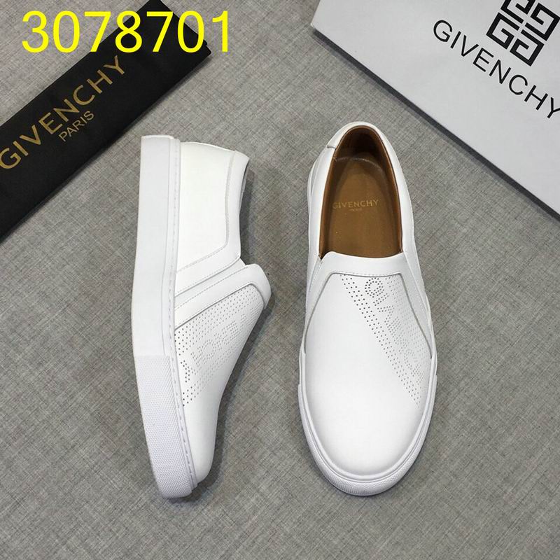 given men แบบอีกเยอะกดดูด้านในค่ะ size 38-44 ,45-46 มีบางแบบ