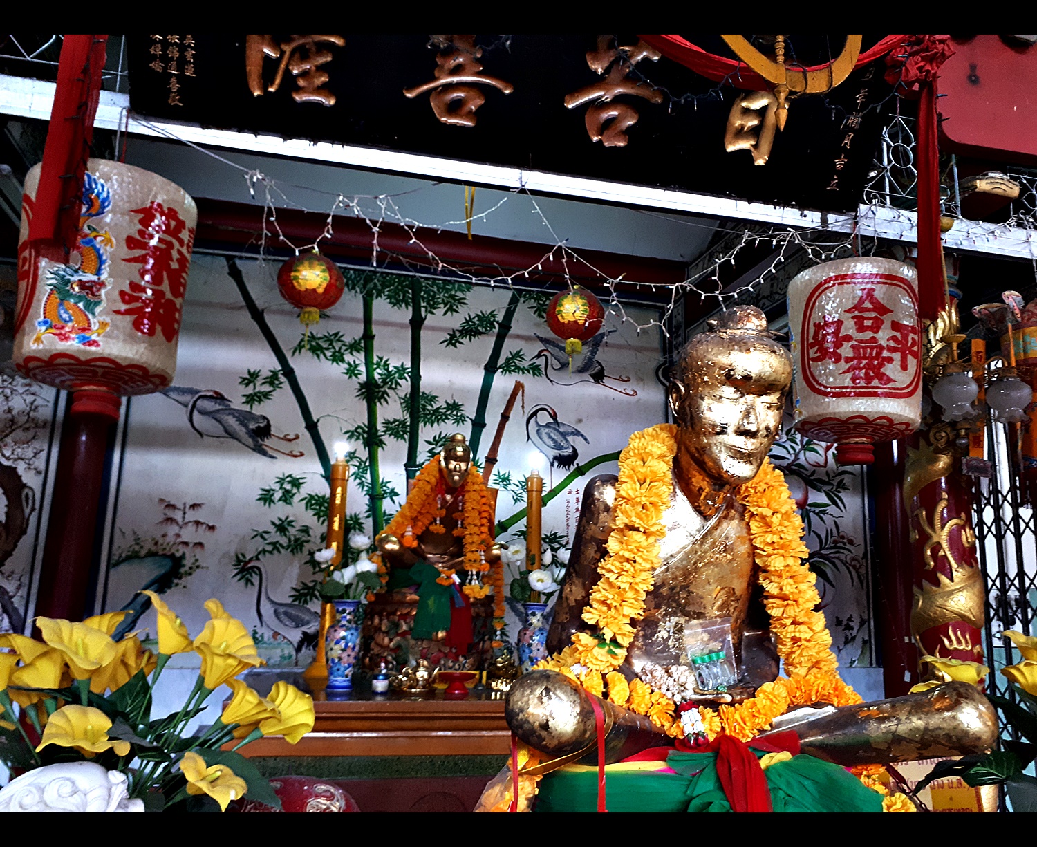 รูปหล่อ ลอยองค์เล็ก เซียนแปะโค้ว ท้อสัก ตลาดหัวตะเข้ ปี 2537