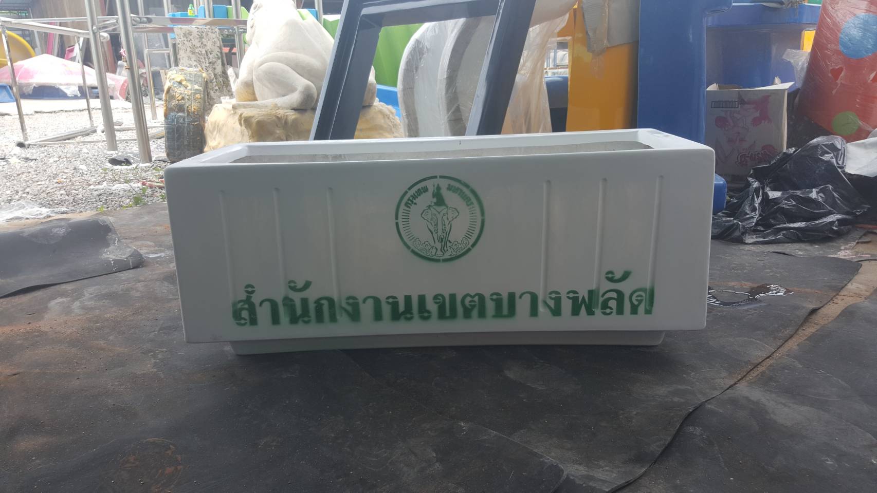 กระถางสำนักงานเขต กระถางรางหมู กระถางกทม fiberglass ไฟเบอร์กลาส