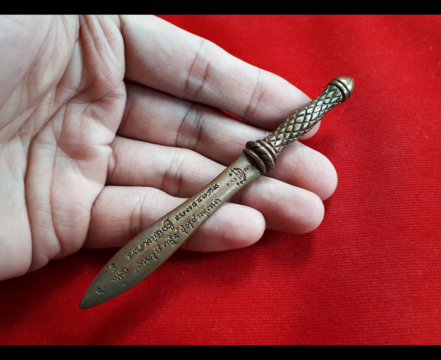 พระขรรค์ จักราวุธกำราบมาร มหาสะท้อนจักรพรรดิ เนื้อมหาชนวน (ผสมเหล็กไหลสุริยันราชา ผสมใส่ชนวนตะกรุดมหาสะท้อน) (ขนาด4นิ้ว) ปี2560 #รับประกันแท้ - หลวงพ่อเล็ก วัดท่าขนุน ร่วมปลุกเสก