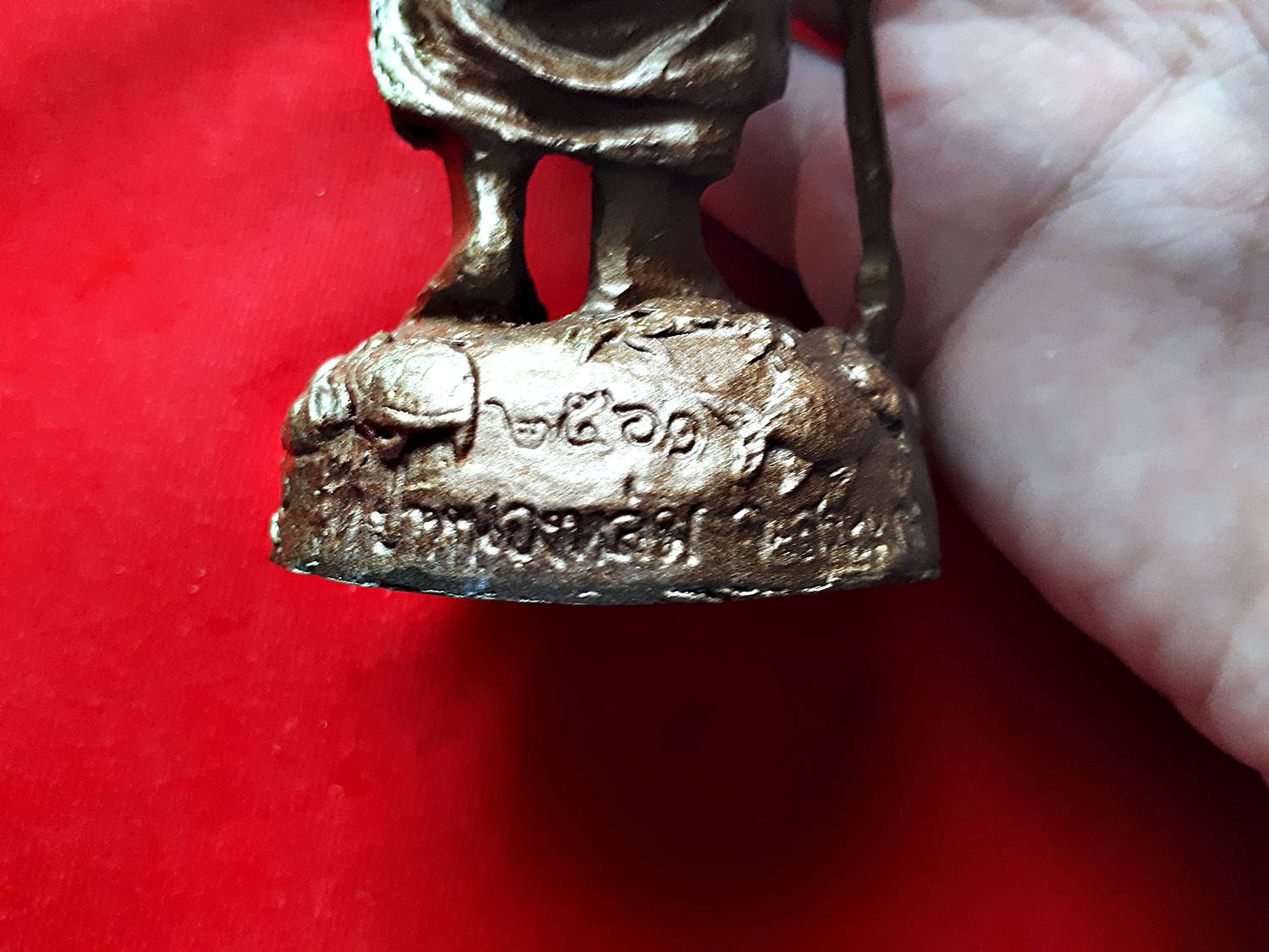 รูปหล่อ หลวงปู่หมุน วัดหนองป่าหล่ม (ออกธุดงค์) สูง6นิ้ว เนื้อโลหะ ปี2561 รวยหมุนดวง