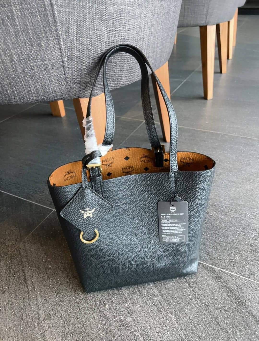 MCM HIMMEL SHOPPER TOTE BAG (แอดไลน์ก่อนสั่งซื้อ)