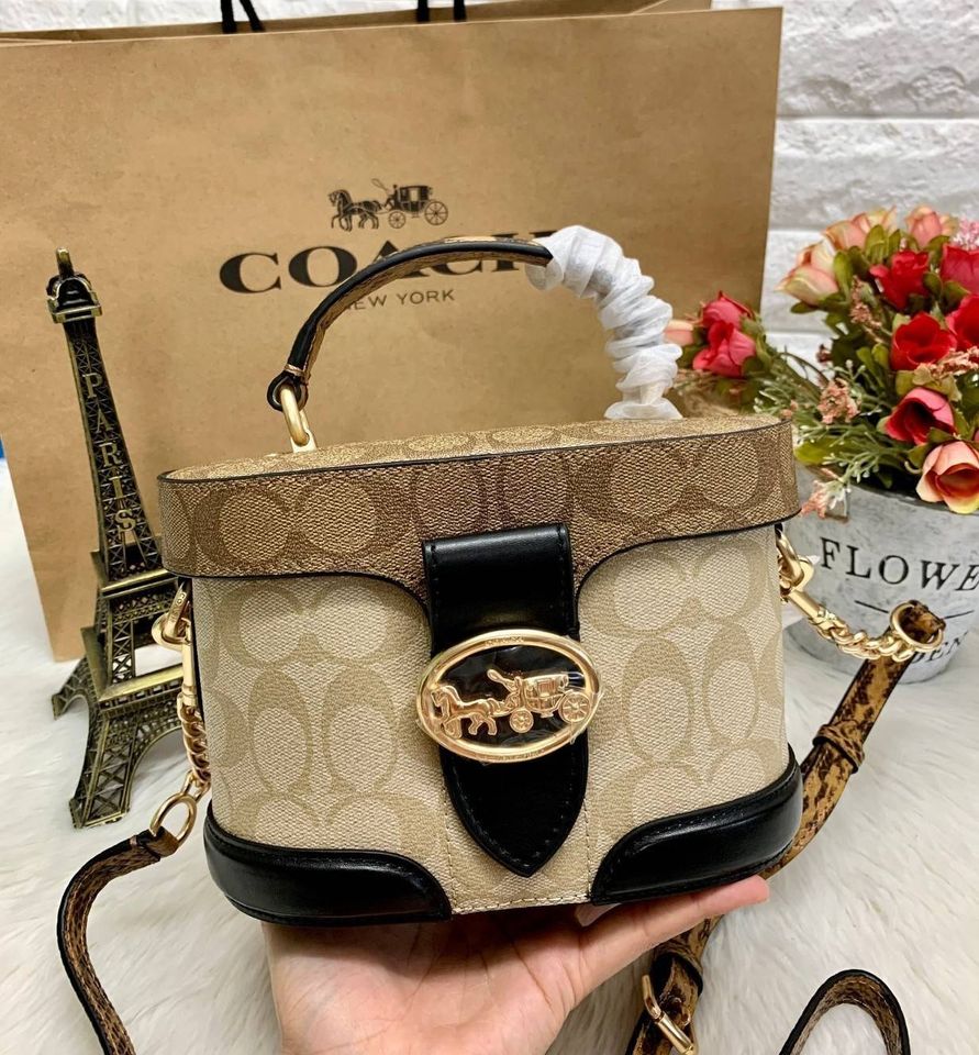 COACH GEORGIE GEM CROSSBODY IN BLOCKED SIGNATURE [5504] (แอดไลน์ก่อนสั่งซื้อ)