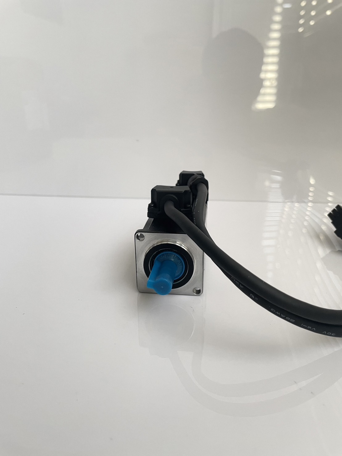 Delta AC Servo Motor Model:ECM-B3L-C20401SS1 100W (with brake)