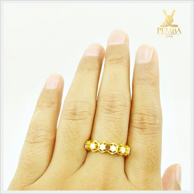 แหวนเพชรแท้ เพิ่มความหรูหราบนนิ้วคุณ (สามารถสั่งทำได้ค่ะ)