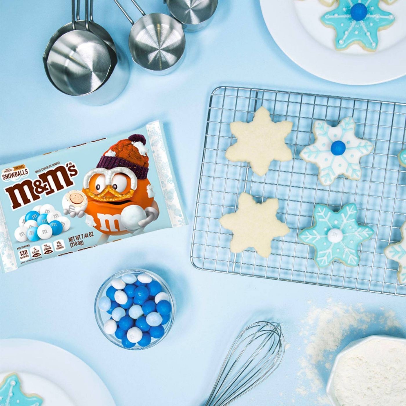 ขนมช็อกโกแลตคริสมาสต์ M&M's Holiday Chocolate Candies - White Pretzel Snowballs