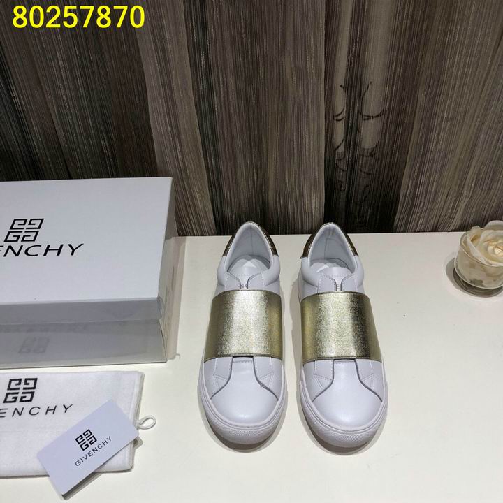 given men แบบอีกเยอะกดดูด้านในค่ะ size 38-44 ,45-46 มีบางแบบ