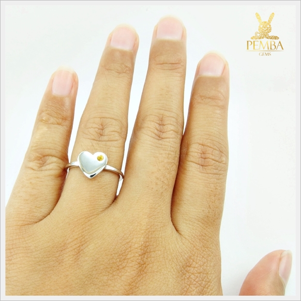 แหวนบุษราคัมแท้ เม็ดเดี่ยว เงินแท้ ชุบทองคำขาว ดีไซน์สวยเก๋ แหวนพลอยแท้