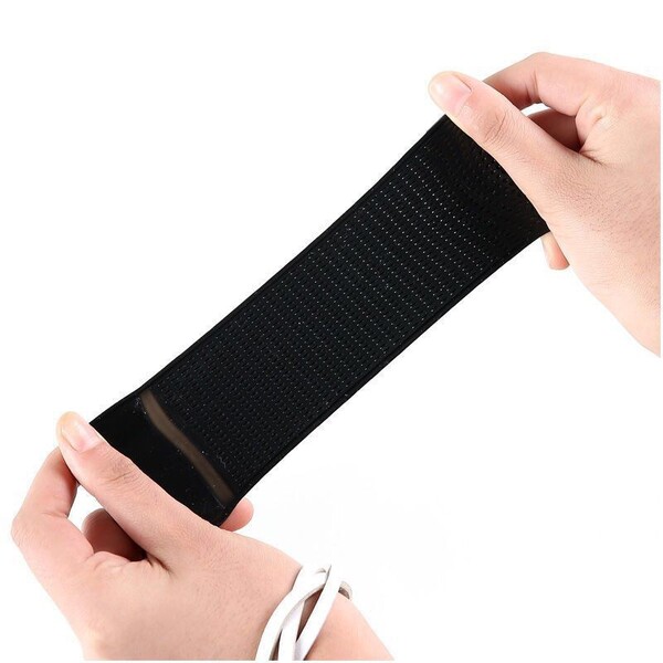 แผ่นเจลกันลื่น สำหรับยึดติดมือถือ และสิ่งของอื่นๆ บนคอนโซลในรถยนต์