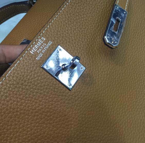 กระเป๋า hm kelly togo leather 32 cm สีน้ำตาล สีอื่นๆเพิ่มเติมสอบถามได้ค่ะ สต็อคเปลี่ยนตลอด