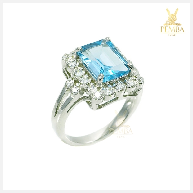 แหวนสกายบลูโทแพซ(Sky Blue Topaz) สีท้องฟ้าสดใส สบายตา