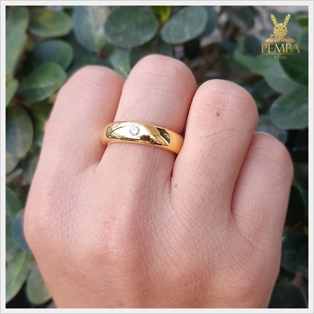 แหวนทองนพเก้าแท้ เพชรแท้ ฝังใต้ทองแหวน เรียบหรู ดูมีสไตล์(สั่งทำได้ค่ะ)