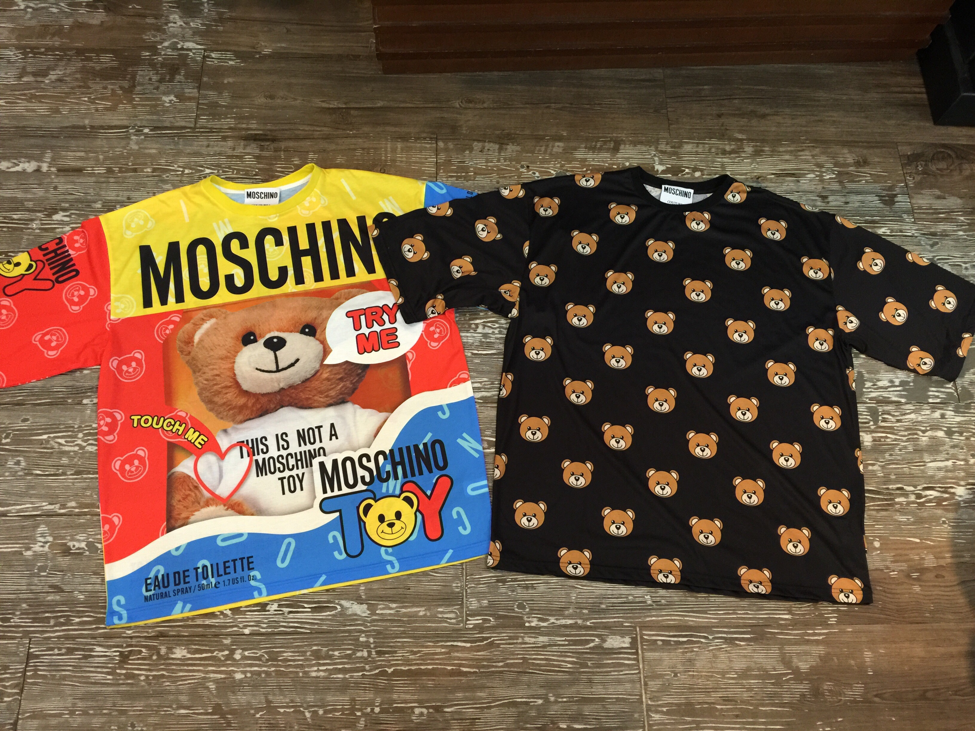 MOSCHINO เสื้อยืดผ้าเนื้อแท้