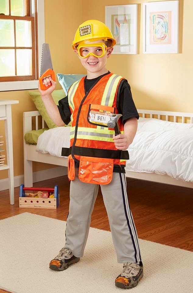 ชุดแฟนซีคอสตูมพร้อมอุปกรณ์สุดน่ารัก Melissa & Doug Construction Worker Role Play Costume Set