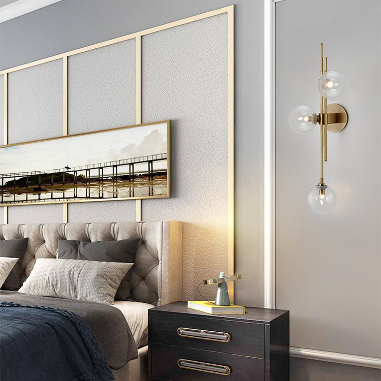 โคมไฟติดผนังโป๊ะแก้วกลม 3 ดวง ตัวโคมสีทอง [XG-7065]