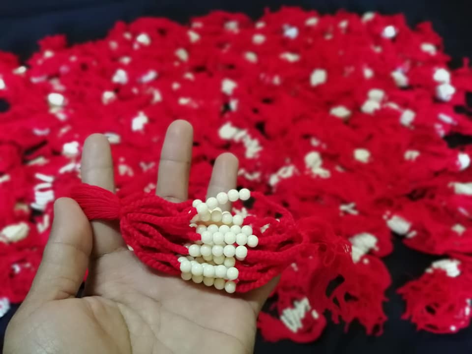 สร้อยข้อมือ ด้ายแดง สีแดง สีชมพู สีเขียว สีอื่น (ขายปลีก ขายส่ง) (งานถักทำมือ เส้นใหญ่หนา)