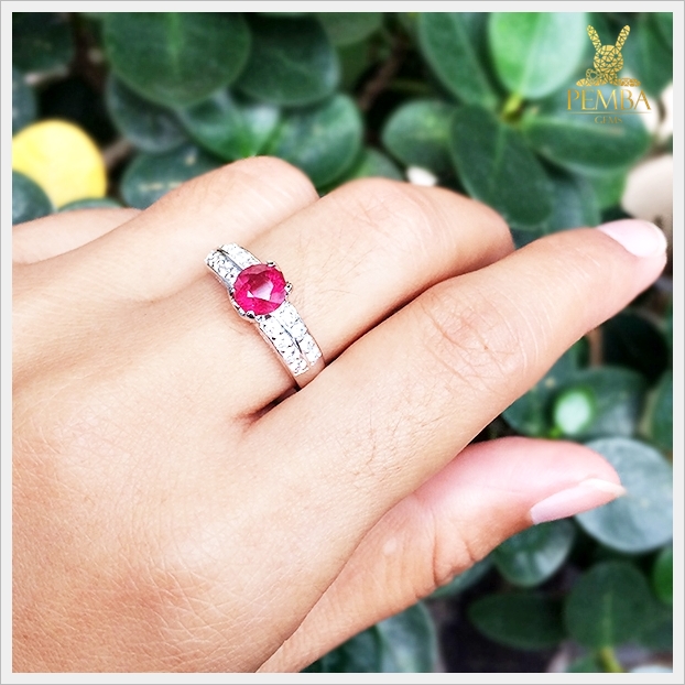 แหวนทับทิมแท้ สีแดงเข้ม เงินแท้925 ชุบทองคำขาว เสริมอำนาจความร่ำรวย