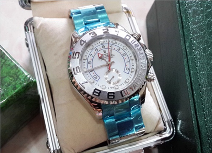 นาฬิกา Rolex รุ่น Yacht Master II กรอบนูนสีเงิน สายเลสสีเงิน หน้าปัดสีขาว