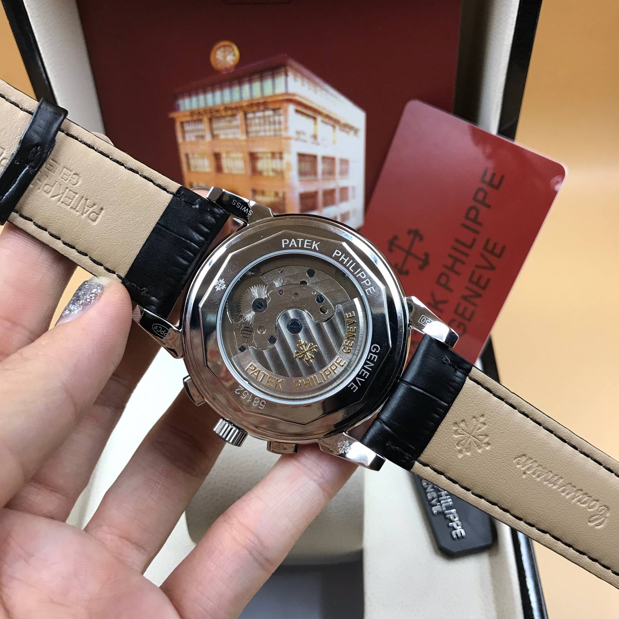 นาฬิกา Patek Philippe Perpetual Calendar หน้าปัดสีเทาเงิน สายหนังสีดำ งาน Mirror Swiss