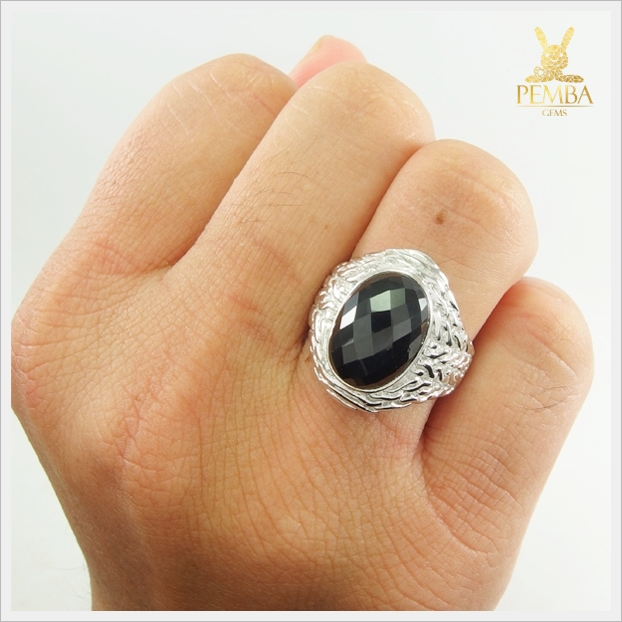 แหวนนิลแท้ เงินแท้925 ชุบทองคำขาว ตัวเรือนแกะลายอย่างสวยงาม