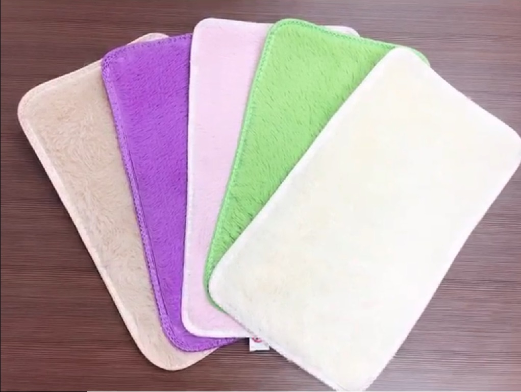 P10352 พรมเช็ดเท้า สีสวย (ราคาส่งต่อ 1 โหล: 12 ผืน: เฉลี่ย 15 บ/ผืน)
