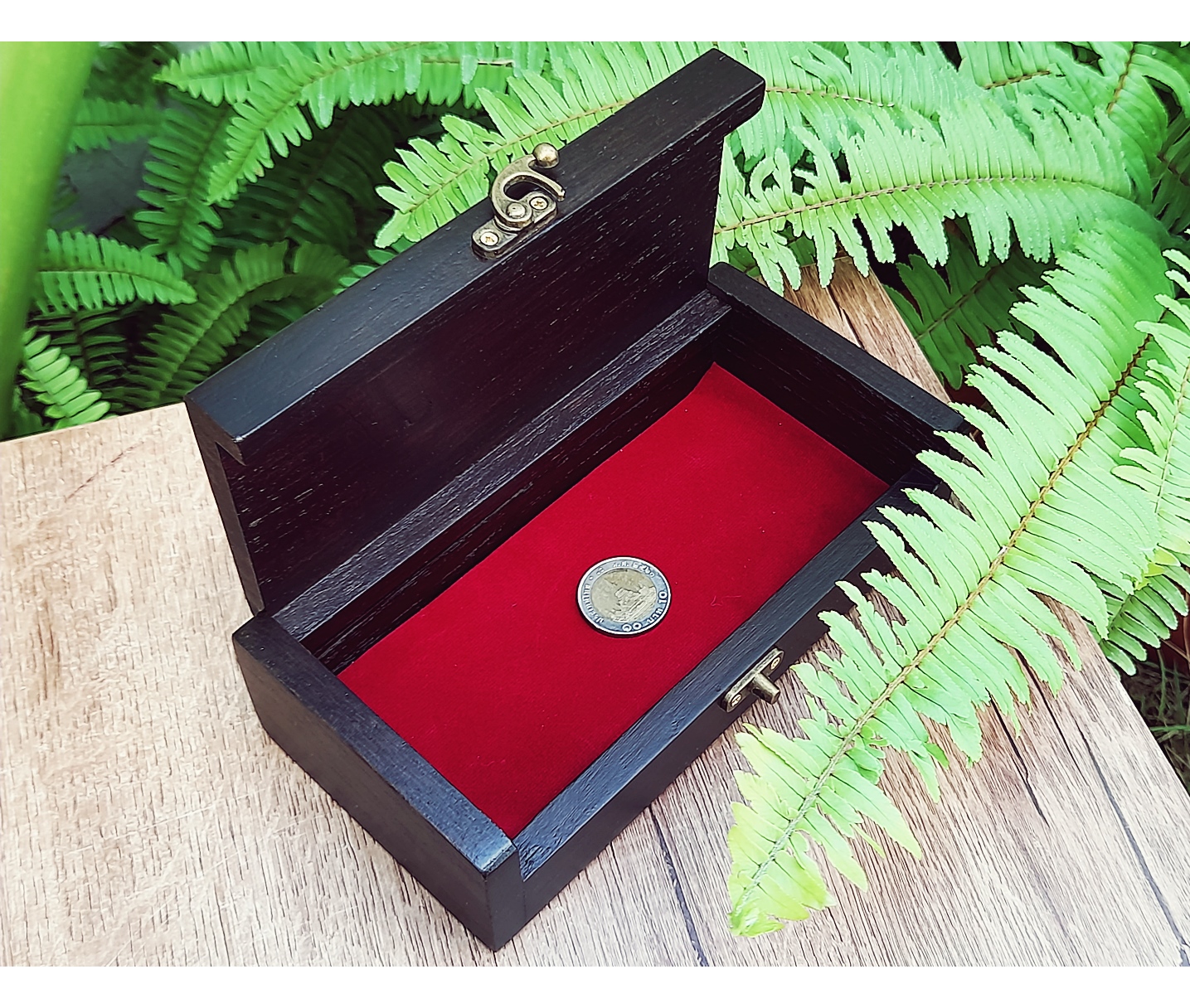 กล่อง หีบตลับกลัก เนื้อไม้สัก วาดลายดอกบัวขาว(งานฝีมือ) (ก9×ย18×ส5ซม) (ความหนาเนื้อไม้ 10มิล) - (ใส่เก็บของต่างหรือวัตถุมงคล แนวคลาสิคโบราณ วินเทจ Vintage แต่งบ้าน แต่งร้าน)