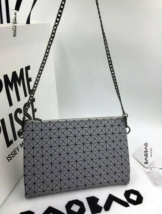 พร้อมส่ง กระเป๋า issey clutch 24 cm คลัช มีสายยาว