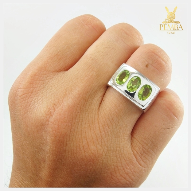 แหวนเพริดอตแท้ สีเขียวอ่อน เงินแท้925 ชุบทองคำขาว แหวนพลอยแท้